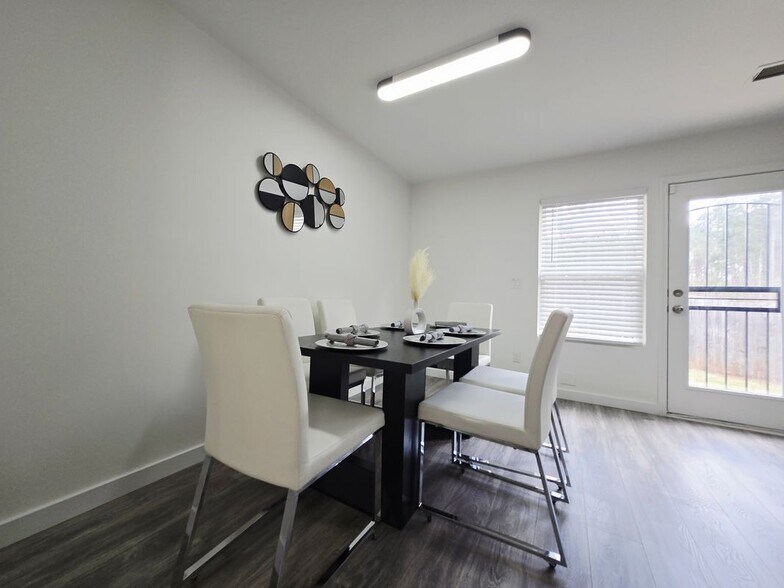 Building Photo - 2529 Piering Dr