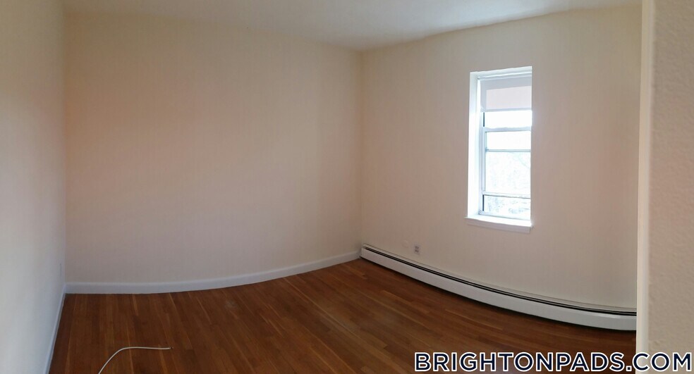 Building Photo - 164 N Beacon St