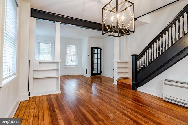 Building Photo - 310 W Biddle St