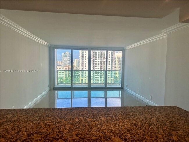 Building Photo - 100 Bayview Dr