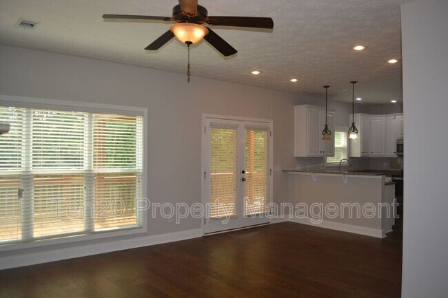 Building Photo - 7477 Coppice Dr