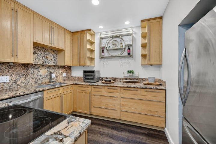 Building Photo - 1317 NE 1st Ave.