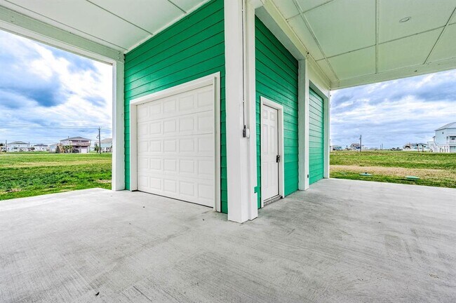 Building Photo - 4014 Mitote Dr