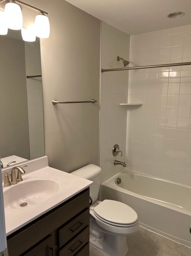Building Photo - Townhouse for Rent in Preston Lake  *****F...