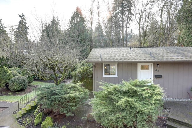 Building Photo - Large 2bd, 1.75ba Condo Available in Perfect Bellevue Location!