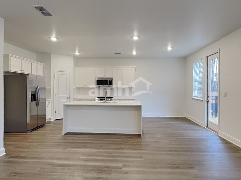 Building Photo - 1498 Aquamarine Dr