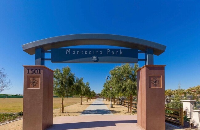 Building Photo - PRICE REDUCED | SOLAR | Great Location