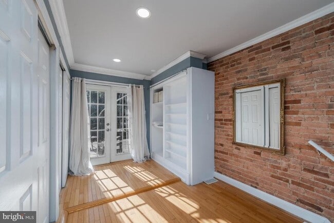 Building Photo - 2517 Fleet St