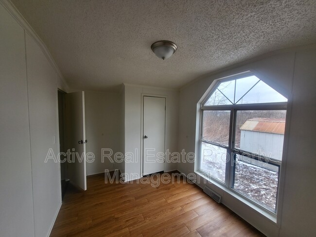 Building Photo - 2211 Dort Hwy