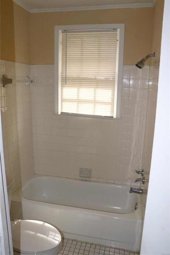 Building Photo - 471 Earl Pl