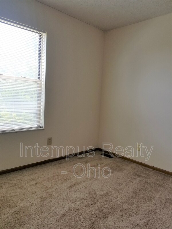 Building Photo - 5903 Brookmont Dr