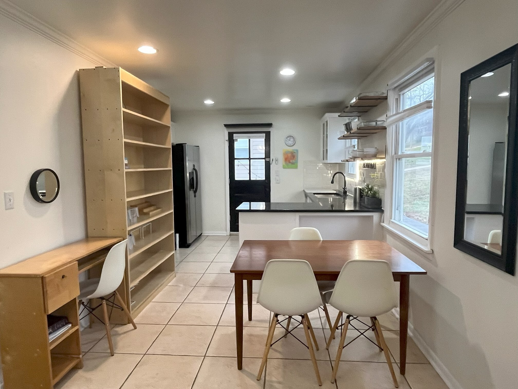 Building Photo - 3803 Lookout Dr