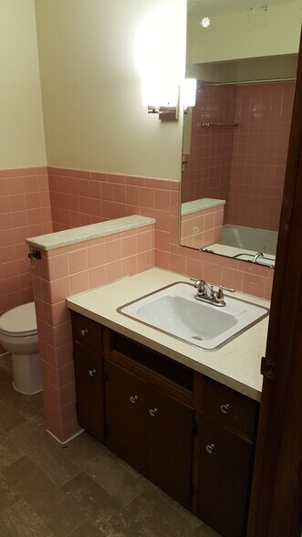 Building Photo - 4167 Marland Dr