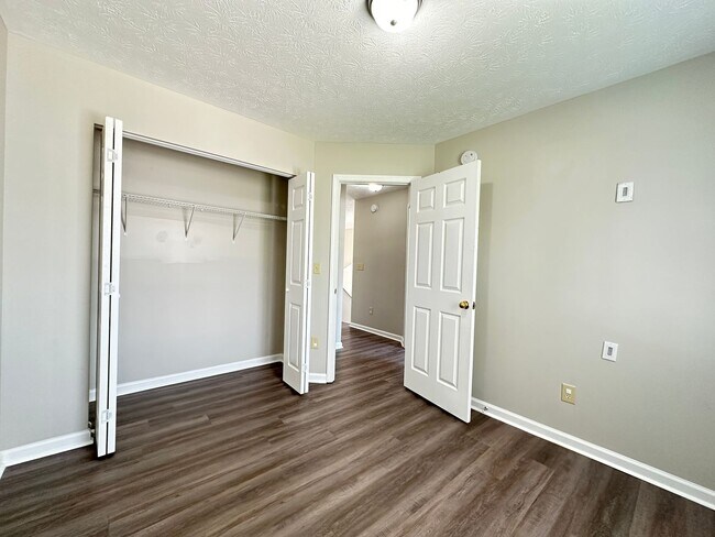 Building Photo - Beautiful 3 BR, 2.5 Bath House in Georgetown! Open Layout, Fenced Backyard, Attached Garage