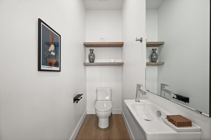 Half bath - 847 S 800 E