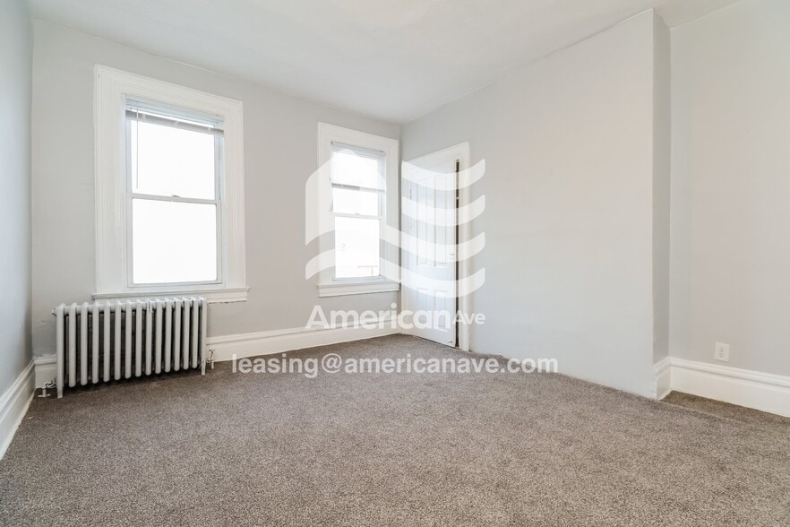 Building Photo - 411 Walter St