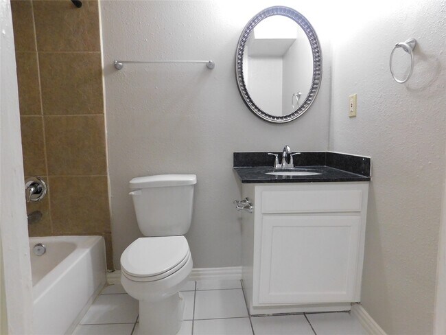 Building Photo - 1409 Wentworth St