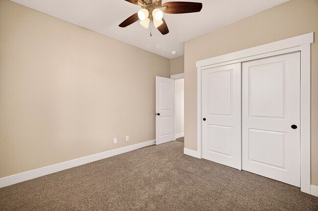Building Photo - 3-bedroom, 2-bathroom home nestled in the ...
