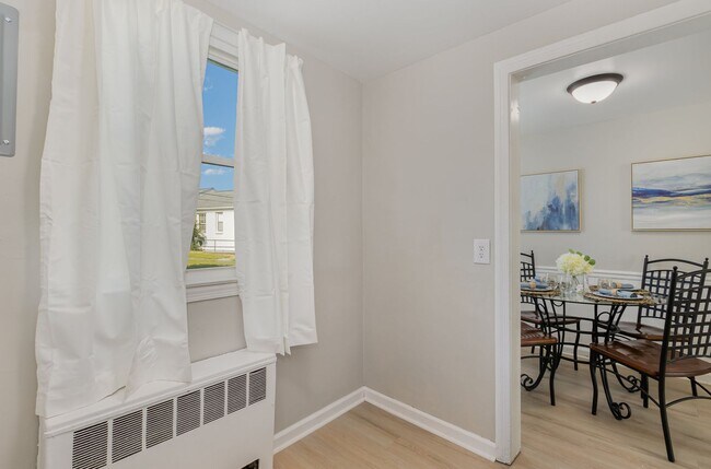 Building Photo - Brookwood Garden Condo