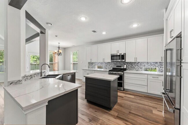 Building Photo - 2 Granite Path Pl