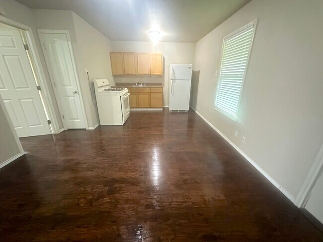 Building Photo - Mulford Multi Family