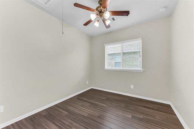 Building Photo - 16622 River Wood Ct