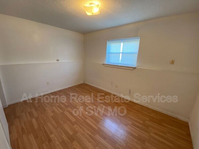 Building Photo - 773 South Ave