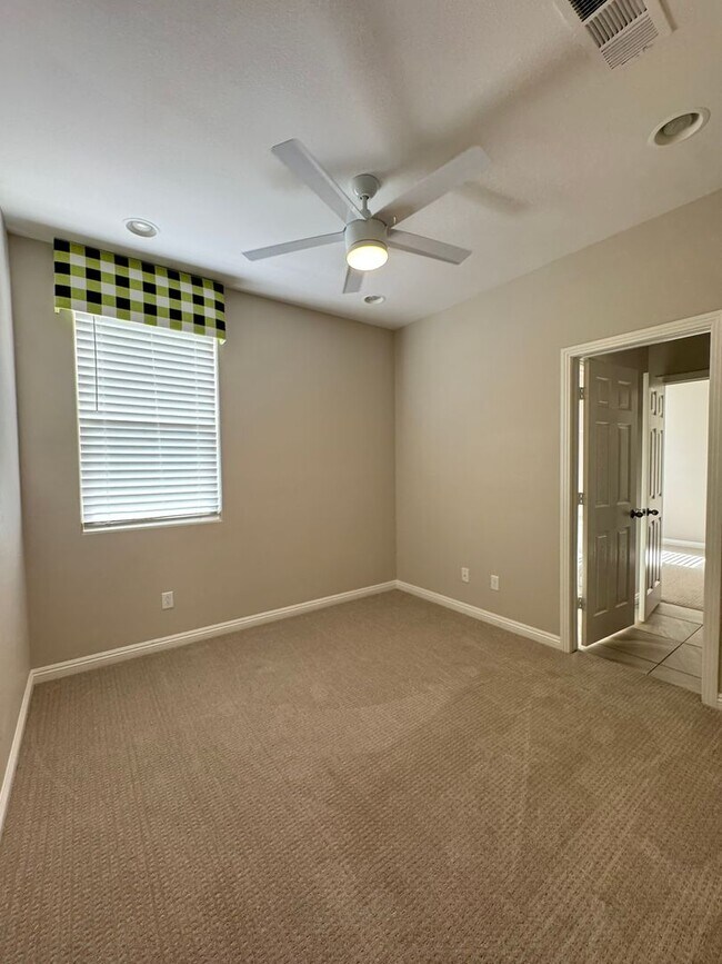 Building Photo - Gorgeous 3 Bed Single Story Home in Hender...