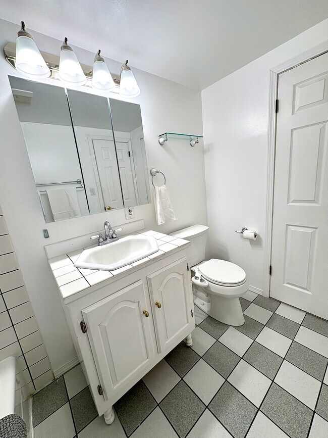 Building Photo - 21204 3rd Ave S