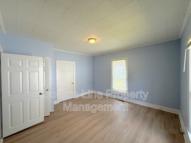 Building Photo - 1912 Gum St