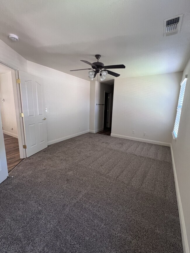 Building Photo - 1694 Shay Way