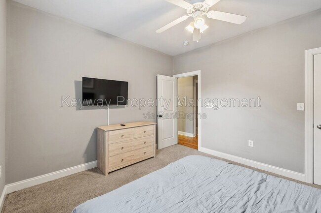 Building Photo - 321 Landing Dr