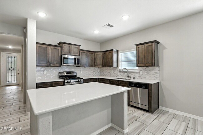 Building Photo - 3964 Desert Nomad Dr