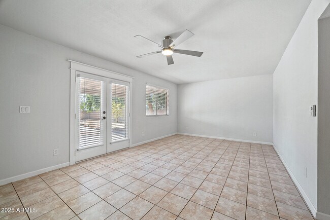 Building Photo - 6039 E Skinner Dr