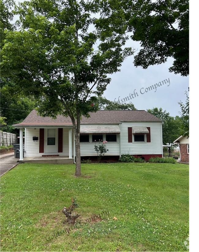 Building Photo - 3-Bedroom Home in Greenville with Cozy 100...