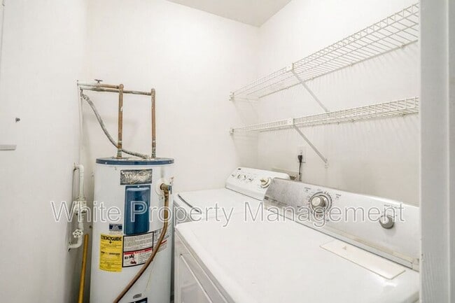 Building Photo - 6165 Meadow Rose Ln