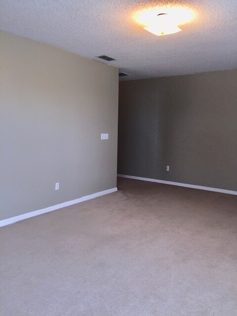 Building Photo - AVALON PARK!MOVE IN NOW! LARGE 5bd 2.5 bat...