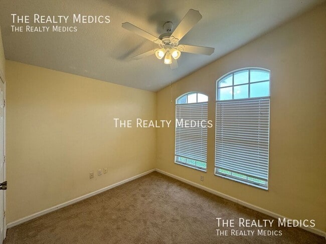 Building Photo - 2719 Crane's Cove Dr