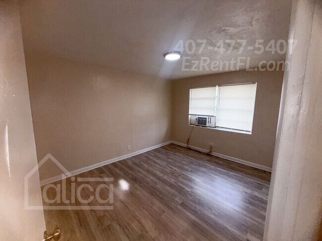 Building Photo - 820 N Sapodilla Ave