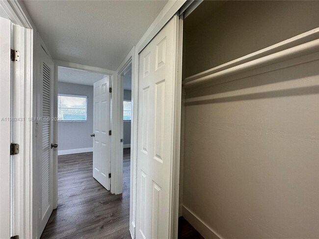 Building Photo - 2910 Pierce St