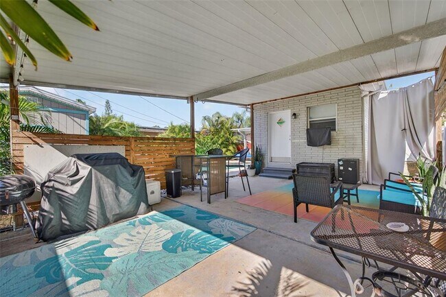 Building Photo - 2444 34th Ave N