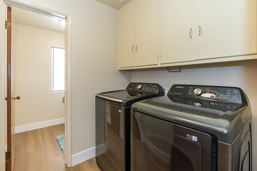 Laundry room - New Washer/Dryer - 679 Rancho Dr