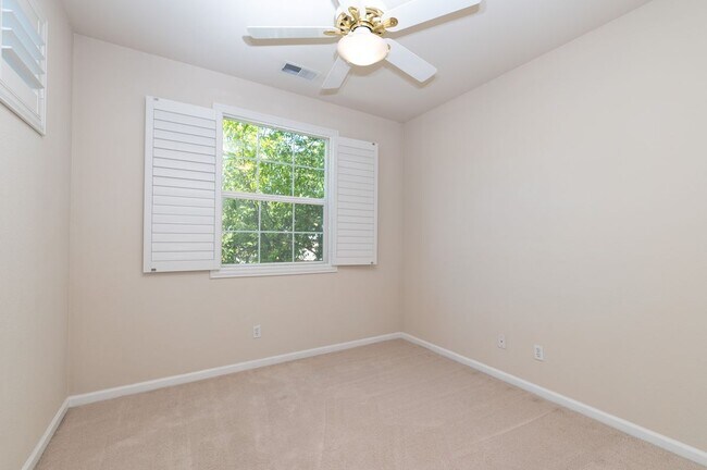 Building Photo - 3102 Cassia Ct