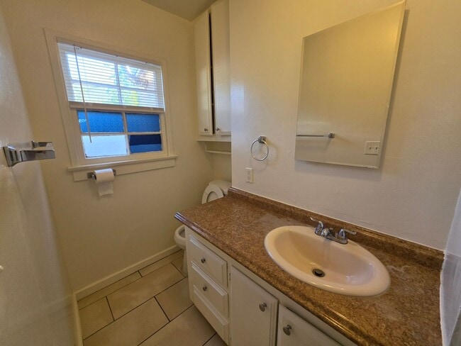 Building Photo - 1+ 1 Bed 1 Bath Cottage in San Jacinto $1425.00