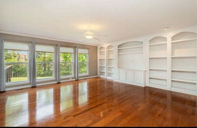 Building Photo - 4 bed/ 2.5 bath in Hermitage TN