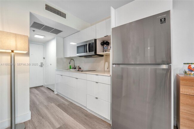 Building Photo - 19201 Collins Ave