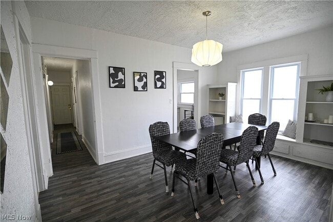 Building Photo - 1856 Lampson Rd