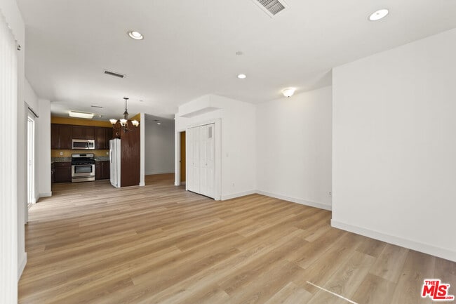 Building Photo - 12375 Osborne Pl