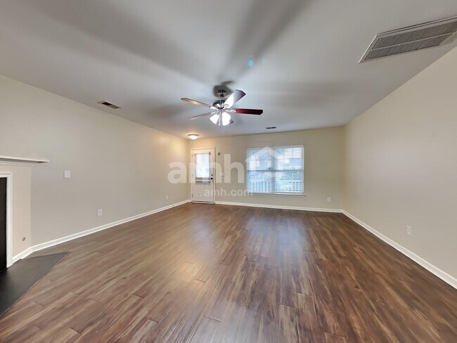 Building Photo - 3026 Crusades St