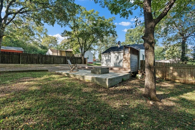 Building Photo - 2009 Oakwood Ave